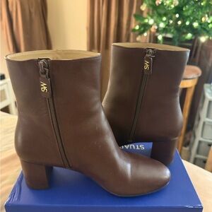 Stuart Weitzman Cordovian Red Leather Heeled Booties. Size 10.5